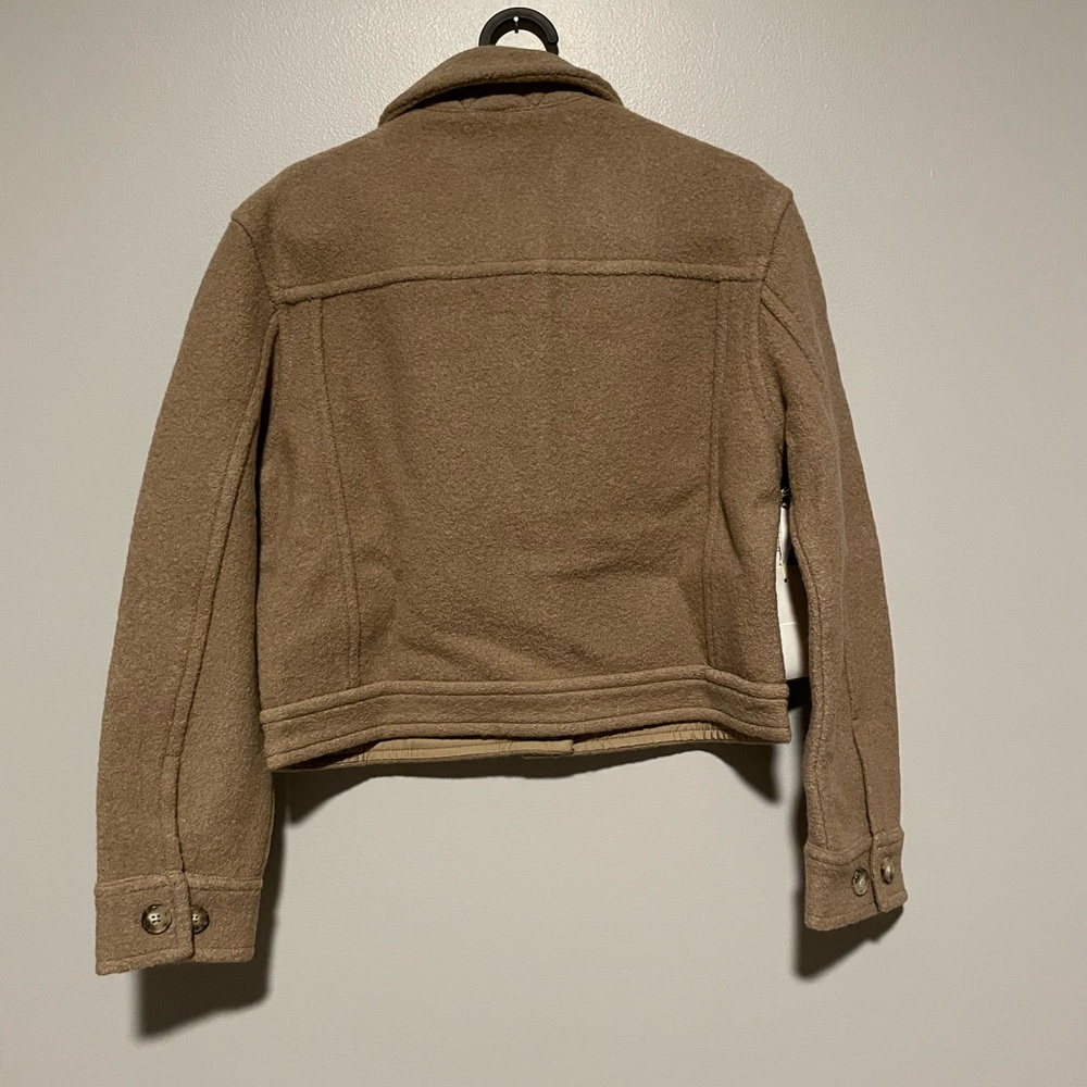 Wilfred Tan Utility Jacket with Versatile Design - Picture 2 of 6